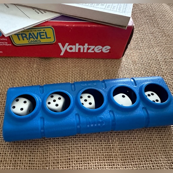 Vintage Travel Yahtzee with unique dice roller MB Milton Bradley Ages 8+ - Picture 9 of 16
